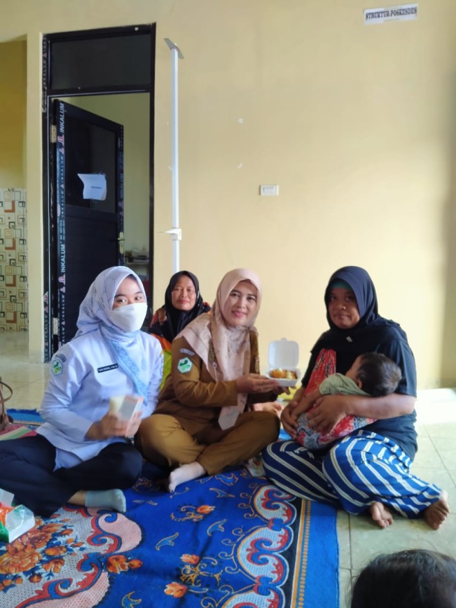Pemberian Makanan Tambahan (PMT) Lokal Bagi Balita dan Ibu Hamil Upaya pencegahan Stunting di Kampung Tri Makmur Jaya